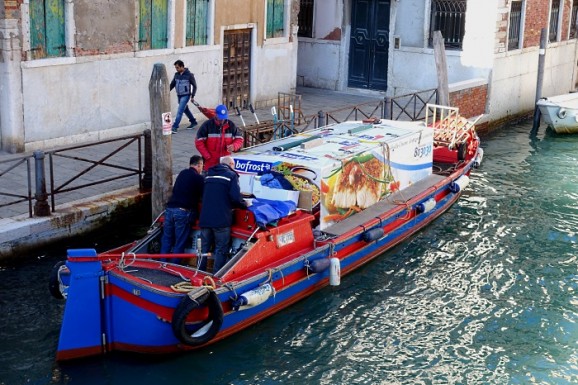 Venedig: Verkehr auf dem Wasser